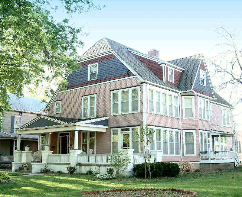 Enlarged photo of Abilene's Victorian Inn, 820 NW Third Street, Abilene, KS 67410